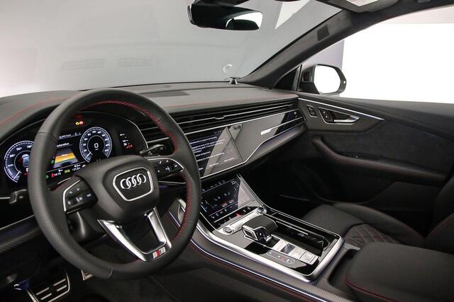 Audi Q8 60 TFSI e Pro Line S Comp. | B&O Adv. | Adv. Onderstel | Head up | Pano | Carbon | Trekhaak | 4-Wiel besturing | HD-Matrix | Nardo | S-Stoelen | Alcantara | 23 inch |