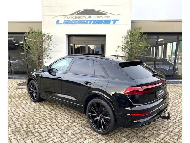 Audi Q8 TFSI Competition 490pk| Full-Options| RS-zetels| 4w-sturing|