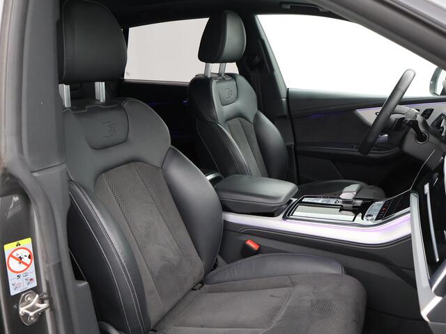 Audi Q8 55 TFSI 3.0 V6T 340 PK + B&O | NACHTZICHT | TV | TREKHAAK | STANDKACHEL | PANORAMA | HEAD-UP | 22 INCH