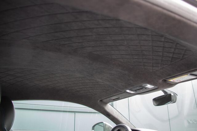 Audi R8 5.2 FSI V10 Quattro Plus 610PK | Ceramic Brakes | B&O | Carbon | Camera | Sportuitlaat | Drive Select | Alcantara | Keyless Entry | 20"| Laser | Garagedeuropener | Audi Exclusive | Stoelverwarming | Virtual Cockpit | PPF Neus | Valcona Stiksel | Magnetic 