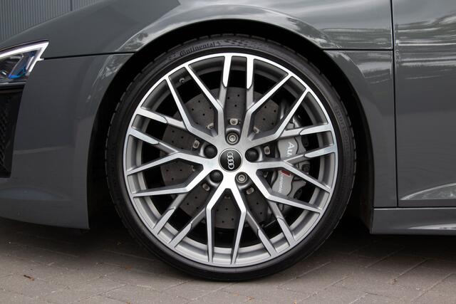 Audi R8 5.2 FSI V10 Quattro Plus 610PK | Ceramic Brakes | B&O | Carbon | Camera | Sportuitlaat | Drive Select | Alcantara | Keyless Entry | 20"| Laser | Garagedeuropener | Audi Exclusive | Stoelverwarming | Virtual Cockpit | PPF Neus | Valcona Stiksel | Magnetic 