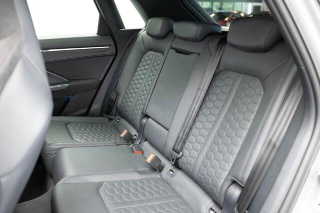 Audi RS Q3 RSQ3 TFSI quattro |Pano|B&O|Dodehoek|Camera|Ambient|Elek. stoelen|