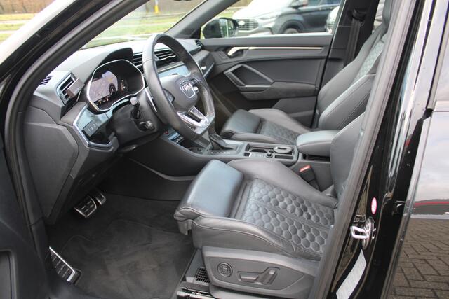 Audi RS Q3 Sportback TFSI RS - Pano - Matrix - 360 Camera - Sonos - ACC - Trekhaak - Black Pack - VOL - Rijklaar
