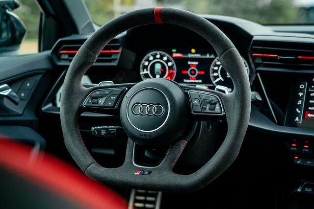 Audi RS3 Sportback ABT RS3-R 1/200 500pk Sportclassic Grau Porsche (Audi Exclusive) Carbon | Panorama dak | Forged velgen | RS Design pakket rood | B&O | Matrix LED