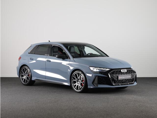 Audi RS3 Sportback 2.5 TFSI RS 3 quattro 400pk Panoramadak | RS-sportuitlaatsysteem | RS carbon glanszwart | topsnelheid 280 km/h | Adaptief onderstel