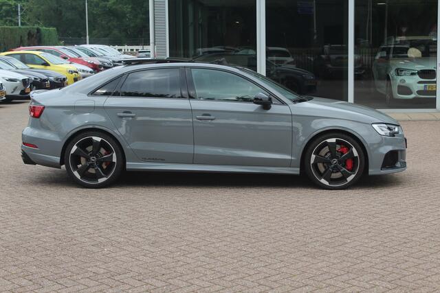 Audi RS3 Limousine 2.5 TFSI quattro / Full option! / Panoramadak / Camera / RS Seats / 19'' / Matrix LED / Virtual Cockpit / B&O / DAB / Audi Magnetic Ride / Navigatie / Stoelverwarming / ACC