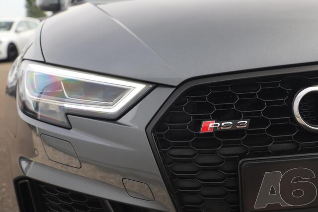 Audi RS3 Sportback 2.5 TFSI RS 3 quattro 400PK Automaat Geen Schadeverleden! Black Optic Virtual RS Sportstoelen RS Sport Uitlaat Bang and Olufsen LED Matrix 19 inch LMV Navigatie Clima Stoelverwarming Cruise Parkeersensors Keyless Entry Carbon Inleg