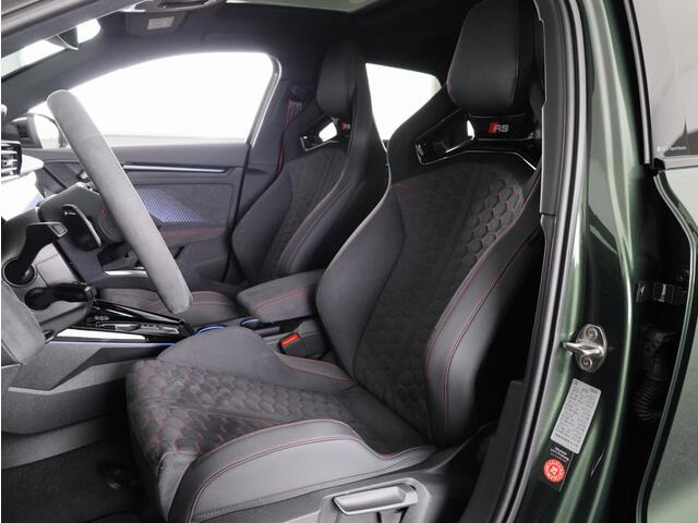 Audi RS3 Sportback 2.5 TFSI quattro 400pk Panoramadak | Schaal stoelen | Head Up Display | Sonsos audio