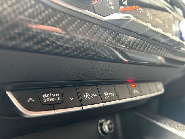 Audi RS4 2.9 TFSI Quattro l Carbon Interieur & Exterieur l Keramisch l RS Stoelen l B&O l Dynamic Pakket