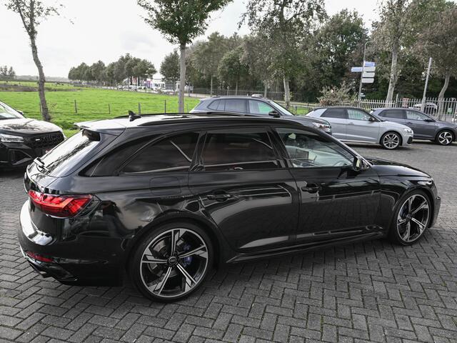 Audi RS4 Avant 2.9TFSI 450pk Quattro Keramiek Pano HUD Carbon 20-Inch B&O Led-Matrix Keyless