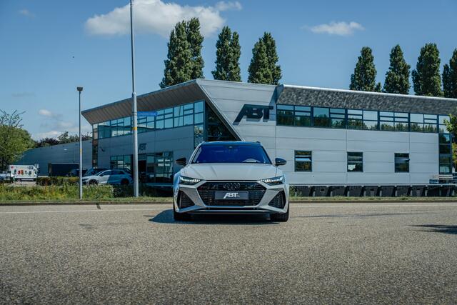Audi RS6 Avant 4.0 TFSI quattro performance | B&O Advanced 3D | Dynamic plus incl. keramische remmen | RS design pakket blauw plus | Alcantara hemel | blauw carbon interieur | DRC | | Assistentiepakket plus | Panoramadak