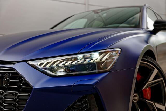 Audi RS6 Avant TFSI quattro Full Option in de bijzondere kleur Frozen Blue