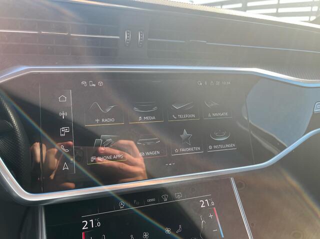 Audi RS6 Avant TFSI quattro / Trekhaak / Panoramadak / Keramisch / 360Camera / Head-up / Softclose / Standverwarming / B&O / Volleder / 22'' / Apple CarPlay / Achterasbesturing / Luchtvering / Dodehoek / DAB / ACC / St