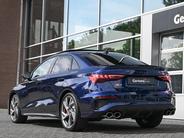 Audi S3 Limousine 310PK 2.0TFSI Quattro Pano HUD Matrix B&O Massage Alcantara Sfeerverlichting