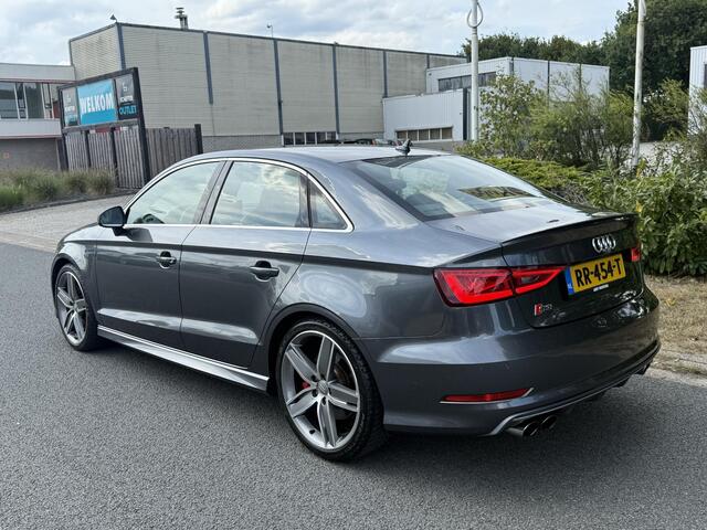 Audi S3 Limousine 2.0 TFSI quattro 300PK AutomaatoLeder