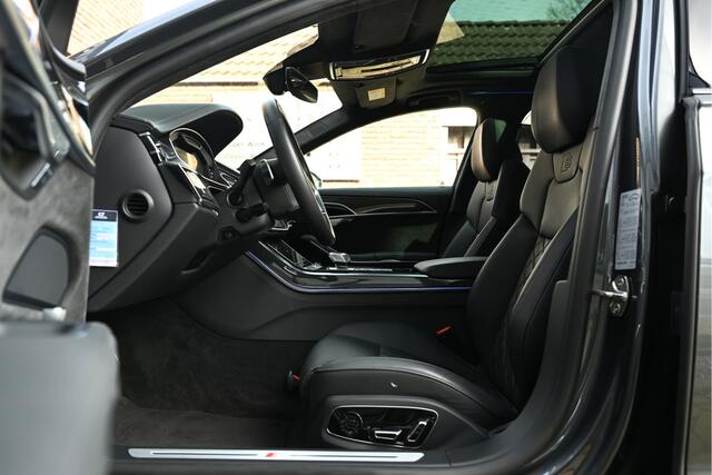 Audi S8 4.0 TFSI 571PK Quattro Panoramadak, El stoelen achter, ACC, Head-up