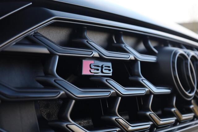 Audi S8 4.0 TFSI B&O Advance l Head-up l Standkachel l 21'