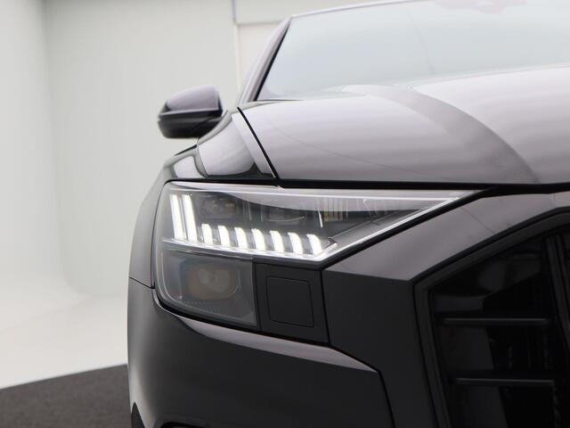 Audi SQ8 4.0 TFSi SQ8 507 Pk Automaat quattro | Matrix LED | B&O | Panorama Dak | Trekhaak | Stoel en Stuur Verwarming | Carbon Interieur | Camera | Elektrische Achterklep | 23 Inch | 79.797 Km