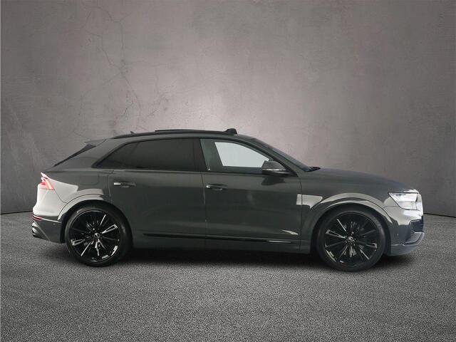 Audi SQ8 quattro | Pano | B&O | Carbon | Audi Exclusive | Head Up | Massage\Ventilatie | 360Cam | 23 inch | Trekhaak | Alcantara dakhemel | HD-Martix | Keyless | Nimbusgrijs
