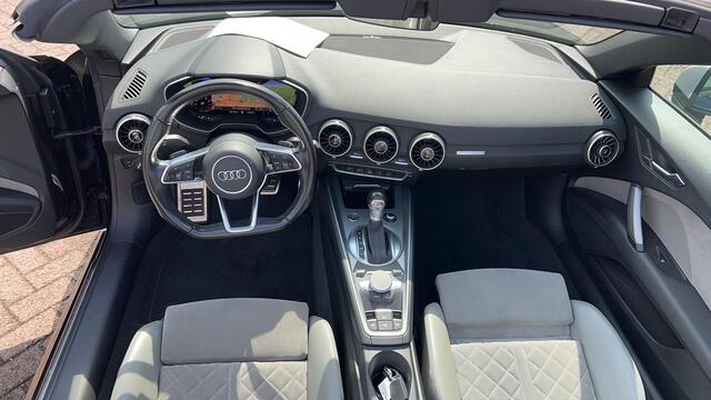 Audi TT Roadster 2.0 TFSI quattro Pro Line + S-tronic automaat 300pk quattro uitvoering. Alcantara bekleding, virtual cockpit