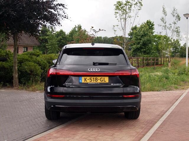 Audi e-tron 55 quattro edition 95 kWh | NL-Auto | Trekhaak | Parkeersensoren | DAB |