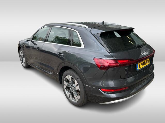 Audi e-tron e-tron 55 quattro advanced Pro Line Plus 95 kWh / Panoramadak / Camera / Head-up / 20'' / Luchtvering / B&O / Softclose / Keyless / DAB / Sportstoelen / Stoelverwarming / ACC
