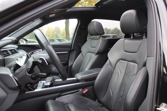 Audi e-tron e-tron 55 quattro advanced Pro Line Plus 95 kWh / Panoramadak / Camera / Head-up / 20'' / Luchtvering / B&O / Softclose / Keyless / DAB / Sportstoelen / Stoelverwarming / ACC