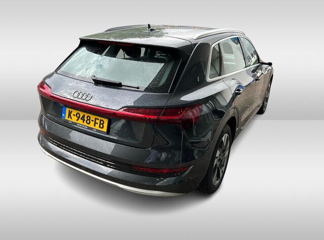 Audi e-tron e-tron 55 quattro advanced Pro Line Plus 95 kWh / Panoramadak / Camera / Head-up / 20'' / Luchtvering / B&O / Softclose / Keyless / DAB / Sportstoelen / Stoelverwarming / ACC