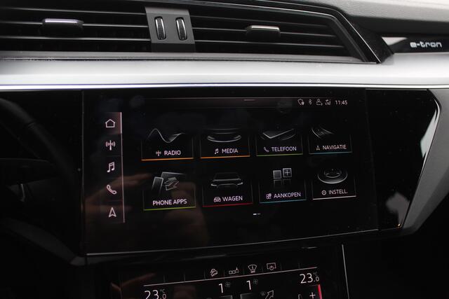 Audi e-tron e-tron 55 quattro advanced Pro Line Plus 95 kWh / Panoramadak / Camera / Head-up / 20'' / Luchtvering / B&O / Softclose / Keyless / DAB / Sportstoelen / Stoelverwarming / ACC