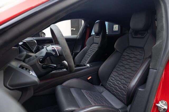 Audi e-tron GT RS 93 kWh | Dynamic pakket plus | Designpakket rood | Carbon | Clanck | Vossen | Assistentiepakket 'Plus' |