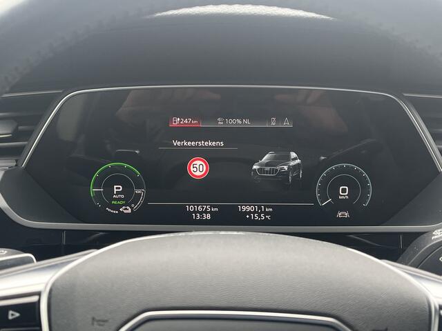Audi e-tron e-tron 50 quattro Launch edition plus 71 kWh ACC Panoramadak Lederen bekleding