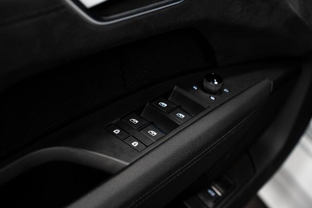 Audi e-tron GT 93 kWh *Luchtvering / BTW / Panorama / Warmtepomp / Surround-view / Keyless*