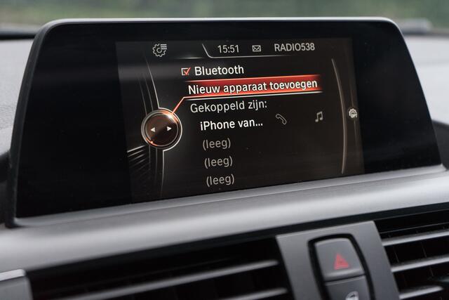 BMW 1-SERIE 120i M Sport / Touch Navigatie/ Cruise Control/ Schuif-/kanteldak/ 130kW (177PK)