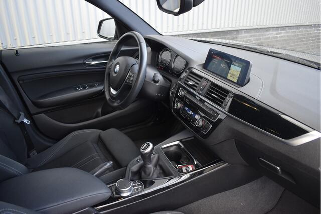 BMW 1-SERIE 116i Edition Sport Line Shadow Executive Sportstoelen, Navi prof, PDC v+a,