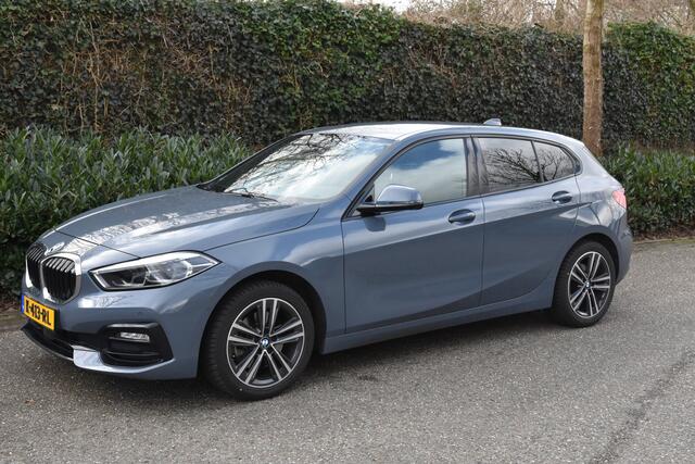 BMW 1-SERIE 118i High Executive | SPORTLEDER | TREKHAAK | STOEL/STUUR VERW
