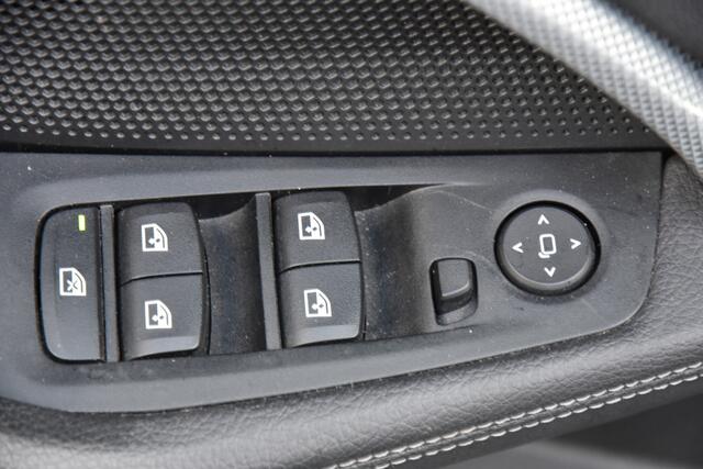 BMW 1-SERIE 118i High Executive | SPORTLEDER | TREKHAAK | STOEL/STUUR VERW