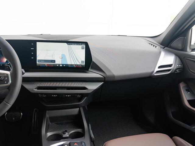 BMW 1-SERIE 120 | M Sportpakket Pro | Comfort Access | Panoramadak | Harman-Kardon | Verwarmd Stuurwiel | 18''