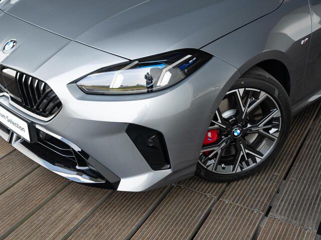 BMW 1-SERIE 120 | M Sportpakket Pro | Comfort Access | Panoramadak | Harman-Kardon | Verwarmd Stuurwiel | 18''