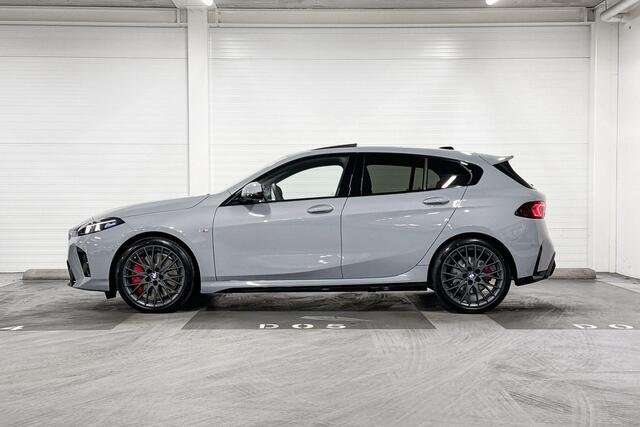 BMW 1-SERIE 120 | M-Sport Pro | Premium Pack | Driving Assistant | Harman/Kardon | Panoramadak | Comfort Access