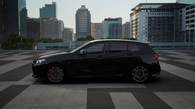 BMW 1-SERIE 120 M Sport Automaat / Sportstoelen / Adaptieve LED / M Adaptief onderstel / Comfort Access / Parking Assistant