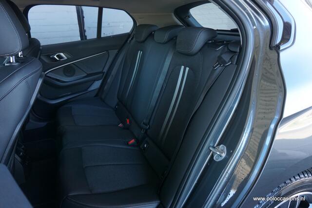 BMW 1-SERIE 118i Sport-line | Sportinter | DAB+ | Automaat | Carplay