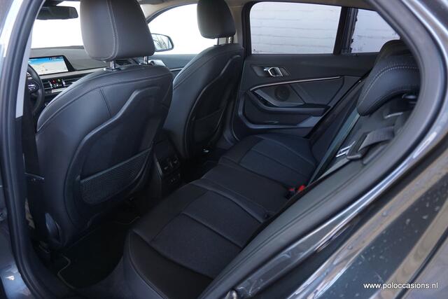 BMW 1-SERIE 118i Sport-line | Sportinter | DAB+ | Automaat | Carplay