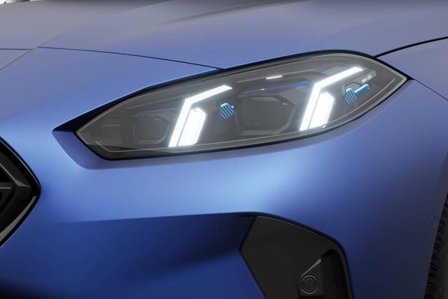 BMW 1-SERIE M135 xDrive BMW 1 Serie M135i xDrive | M Sport Pro | Premium Pack | Harman-Kardon sound system