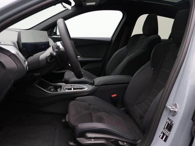 BMW 1-SERIE 120 M Sportpakket Pro | Premium Pack | Stuurwielrand Verwarmd | M Adaptief onderstel | Panoramadak | Driving Assistant | Harman Kardon | 19''