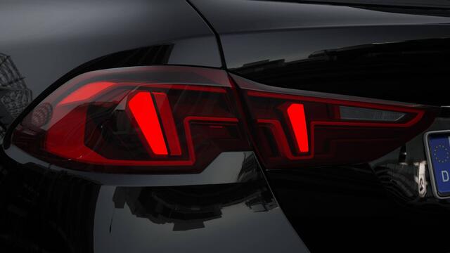 BMW 1-SERIE 120 / Achteruitrijcamera / Sportstoelen / Parking Assistant / Driving Assistant