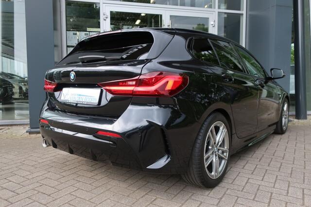 BMW 1-SERIE 118I M-SPORT, LED Verlichting, Navi, Clima, etc.