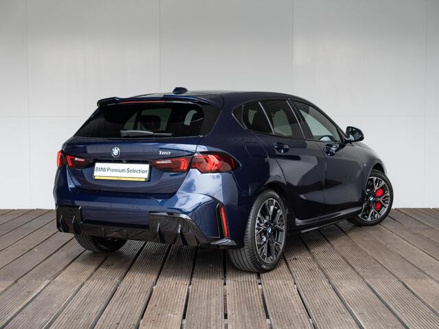 BMW 1-SERIE 120 | M Sportpakket Pro | Premium Pack | Verwarmd Stuurwiel | Comfort Access | Achteruitrijcamera | Stoelverwarming | Harman-Kardon