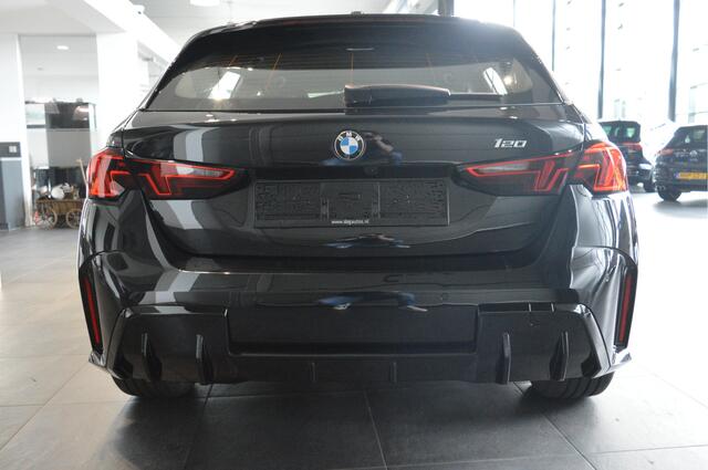 BMW 1-SERIE 120 M Sport navi camera led cruise 18 inch nieuw model !!