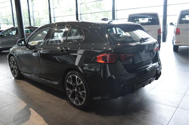 BMW 1-SERIE 120 M Sport navi camera led cruise 18 inch nieuw model !!