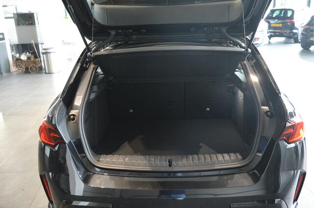 BMW 1-SERIE 120 M Sport navi camera led cruise 18 inch nieuw model !!